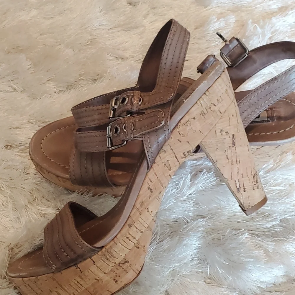 MIU MIU  leather sandal cork platform.  Sz10